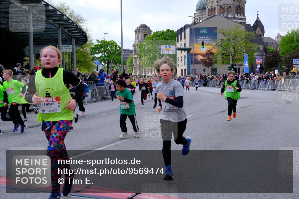 25.04.2026 - Das Zehntel Tim E. http://msf.ph/oto/9569474 25.04.2026 08:57:55 Ziel 1156, 1159, 1181, 1211, 1215, 1399, 1518, 1520, 1522, 1538, 1578, 1656, 1808, 2147, 2150, 2232, 2290, 2314, 2359, 2373, 2471, 2580, 2655, 2685, 2916, 2947, 2974, 3067, 3086, 3281, 3297, 3346, 3368, 3381, 3710, 3712, 3894 meine-sportfotos.de