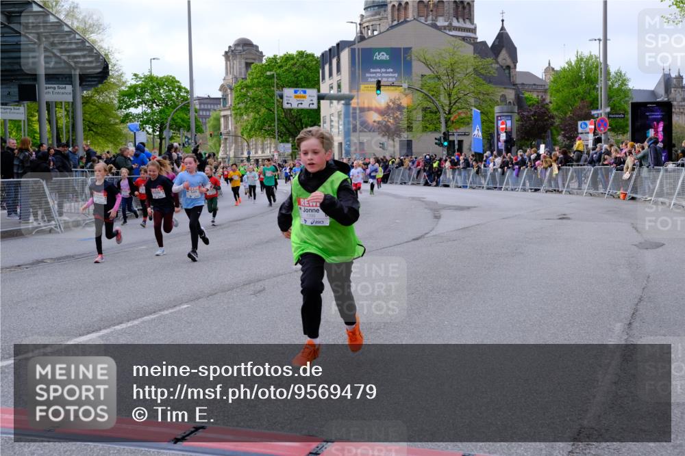 25.04.2026 - Das Zehntel Tim E. http://msf.ph/oto/9569479 25.04.2026 08:57:57 Ziel 1019, 1029, 1156, 1181, 1211, 1215, 1399, 1518, 1520, 1522, 1538, 1578, 1808, 2147, 2150, 2232, 2314, 2359, 2373, 2471, 2476, 2561, 2580, 2655, 2685, 2947, 2974, 3067, 3086, 3281, 3297, 3346, 3368, 3381, 3710, 3712, 3894 meine-sportfotos.de