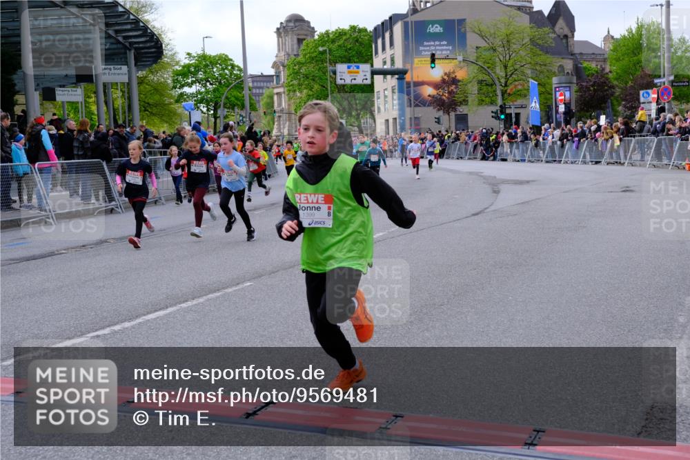 25.04.2026 - Das Zehntel Tim E. http://msf.ph/oto/9569481 25.04.2026 08:57:57 Ziel 1019, 1029, 1156, 1181, 1211, 1215, 1399, 1518, 1520, 1522, 1538, 1578, 1808, 2147, 2150, 2232, 2314, 2359, 2373, 2471, 2476, 2561, 2580, 2655, 2685, 2947, 2974, 3067, 3086, 3281, 3297, 3346, 3368, 3381, 3710, 3712, 3894 meine-sportfotos.de
