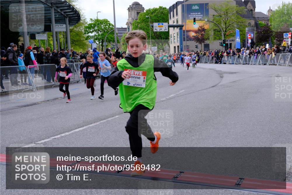 25.04.2026 - Das Zehntel Tim E. http://msf.ph/oto/9569482 25.04.2026 08:57:57 Ziel 1019, 1029, 1156, 1181, 1211, 1215, 1399, 1518, 1520, 1522, 1538, 1578, 1808, 2147, 2150, 2232, 2314, 2359, 2373, 2471, 2476, 2561, 2580, 2655, 2685, 2947, 2974, 3067, 3086, 3281, 3297, 3346, 3368, 3381, 3710, 3712, 3894 meine-sportfotos.de