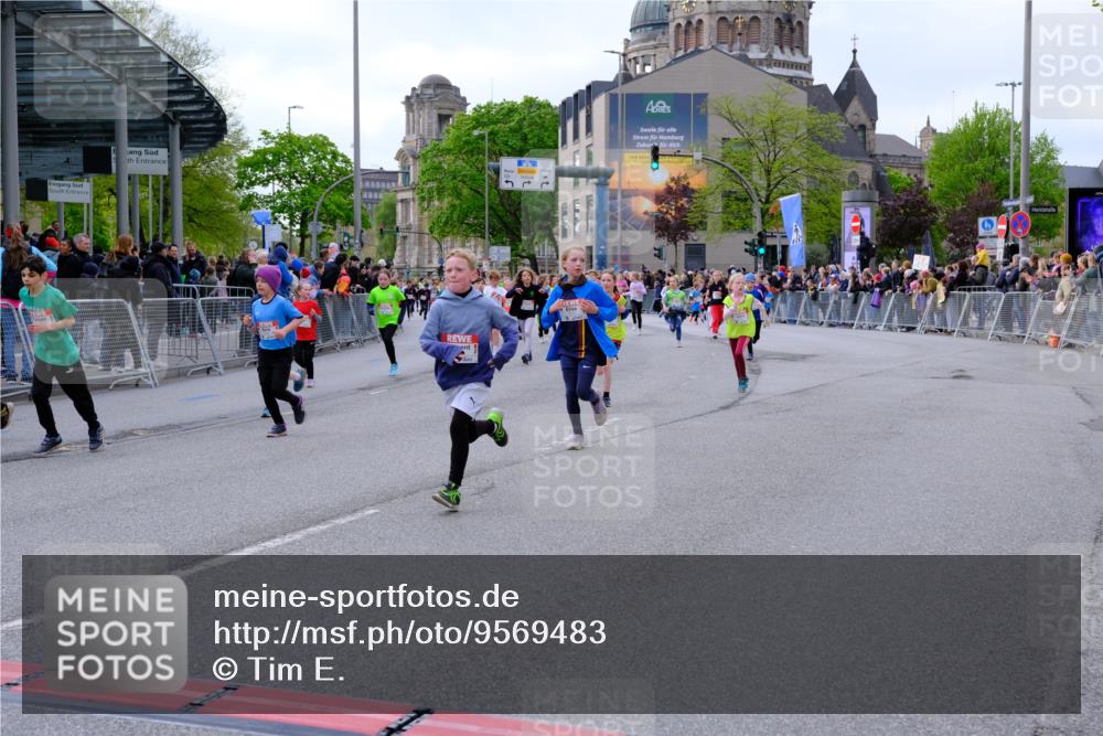 25.04.2026 - Das Zehntel Tim E. http://msf.ph/oto/9569483 25.04.2026 08:58:07 Ziel 1019, 1029, 1046, 1144, 1276, 1512, 1543, 1552, 2426, 2447, 2476, 2561, 2580, 2861, 3166, 3200, 3353, 3455, 3687, 3911, 3942 meine-sportfotos.de