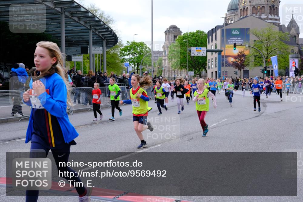 25.04.2026 - Das Zehntel Tim E. http://msf.ph/oto/9569492 25.04.2026 08:58:09 Ziel 1019, 1029, 1046, 1144, 1163, 1276, 1402, 1512, 1543, 1552, 1672, 1964, 2030, 2035, 2426, 2447, 2476, 2861, 2976, 2992, 3166, 3200, 3257, 3353, 3455, 3507, 3687, 3911, 3942, 3943 meine-sportfotos.de