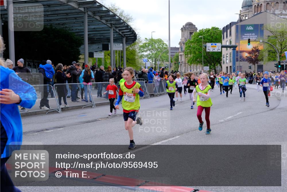 25.04.2026 - Das Zehntel Tim E. http://msf.ph/oto/9569495 25.04.2026 08:58:09 Ziel 1019, 1029, 1046, 1144, 1163, 1276, 1402, 1512, 1543, 1552, 1672, 1964, 2030, 2035, 2426, 2447, 2476, 2861, 2976, 2992, 3166, 3200, 3257, 3353, 3455, 3507, 3687, 3911, 3942, 3943 meine-sportfotos.de