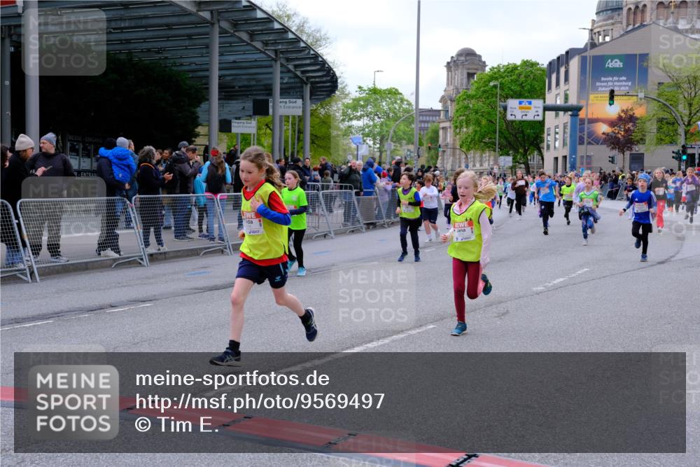 25.04.2026 - Das Zehntel Tim E. http://msf.ph/oto/9569497 25.04.2026 08:58:10 Ziel 1046, 1144, 1163, 1276, 1402, 1512, 1543, 1552, 1672, 1892, 1894, 1964, 2030, 2035, 2426, 2447, 2861, 2867, 2976, 2992, 3166, 3200, 3257, 3353, 3455, 3507, 3687, 3911, 3942, 3943 meine-sportfotos.de