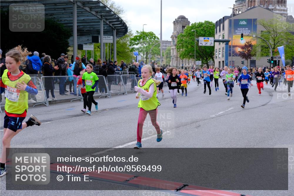 25.04.2026 - Das Zehntel Tim E. http://msf.ph/oto/9569499 25.04.2026 08:58:10 Ziel 1046, 1144, 1163, 1276, 1402, 1512, 1543, 1552, 1672, 1892, 1894, 1964, 2030, 2035, 2426, 2447, 2861, 2867, 2976, 2992, 3166, 3200, 3257, 3353, 3455, 3507, 3687, 3911, 3942, 3943 meine-sportfotos.de