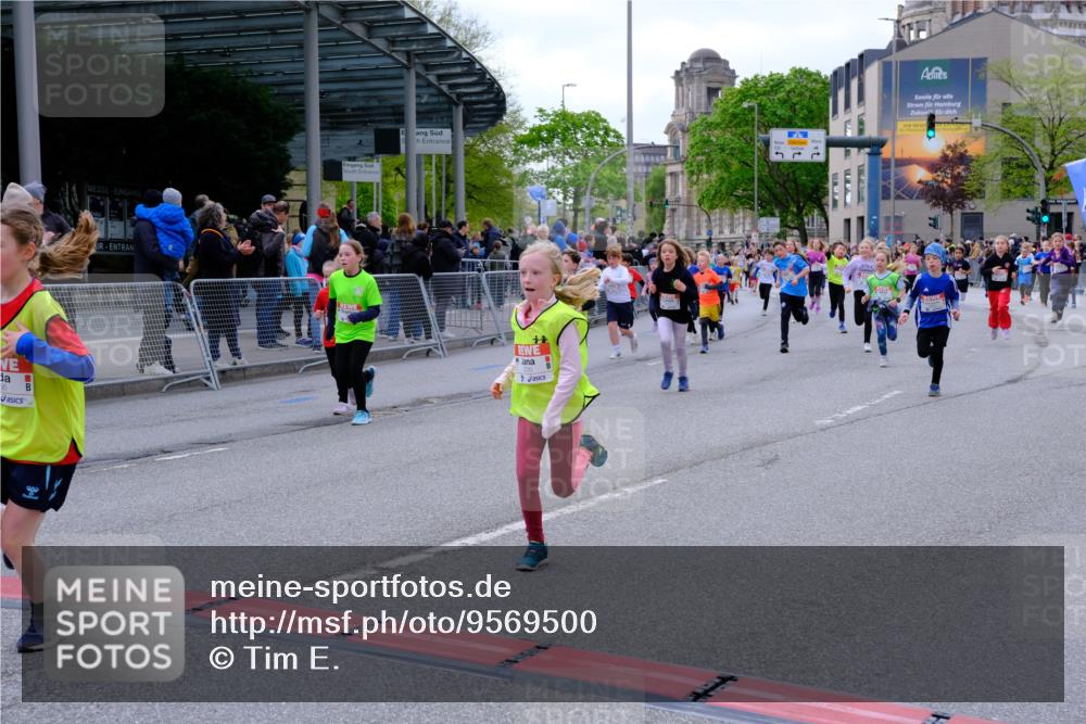 25.04.2026 - Das Zehntel Tim E. http://msf.ph/oto/9569500 25.04.2026 08:58:10 Ziel 1046, 1144, 1163, 1276, 1402, 1512, 1543, 1552, 1672, 1892, 1894, 1964, 2030, 2035, 2426, 2447, 2861, 2867, 2976, 2992, 3166, 3200, 3257, 3353, 3455, 3507, 3687, 3911, 3942, 3943 meine-sportfotos.de