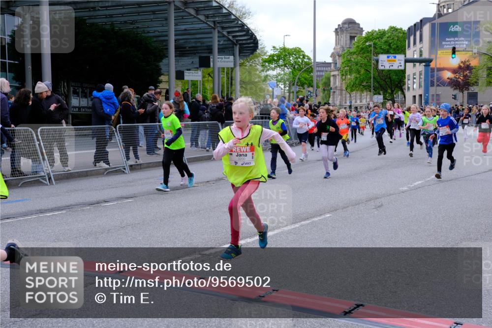 25.04.2026 - Das Zehntel Tim E. http://msf.ph/oto/9569502 25.04.2026 08:58:10 Ziel 1046, 1144, 1163, 1276, 1402, 1512, 1543, 1552, 1672, 1892, 1894, 1964, 2030, 2035, 2426, 2447, 2861, 2867, 2976, 2992, 3166, 3200, 3257, 3353, 3455, 3507, 3687, 3911, 3942, 3943 meine-sportfotos.de
