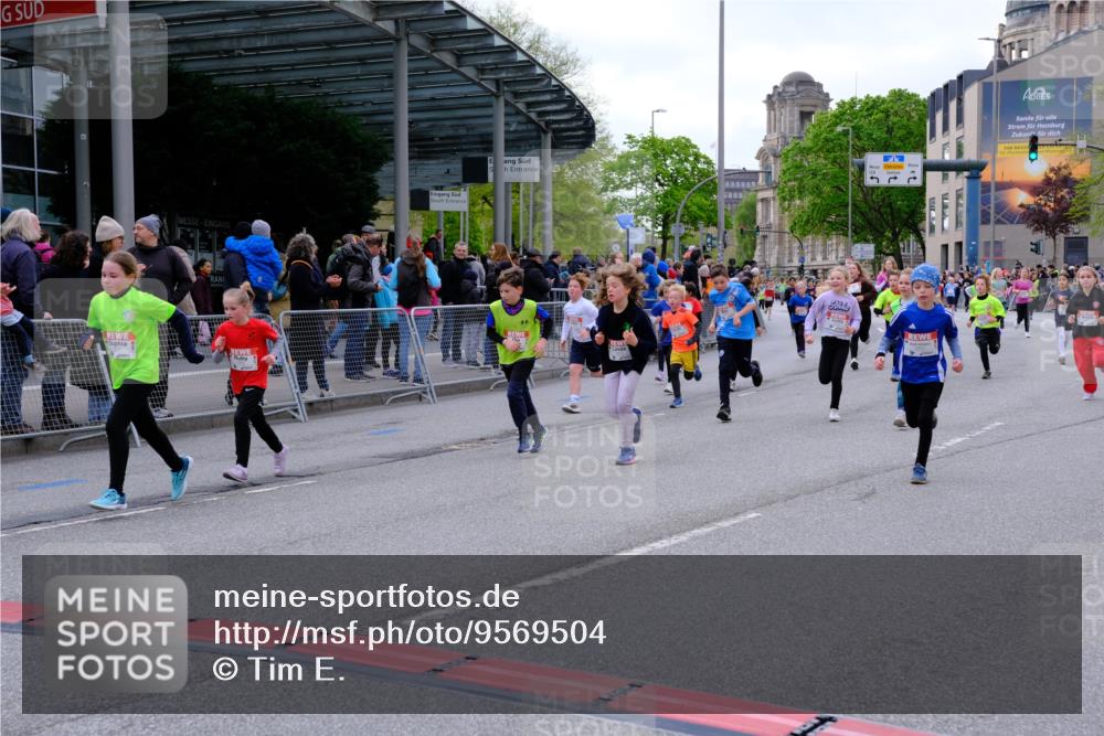 25.04.2026 - Das Zehntel Tim E. http://msf.ph/oto/9569504 25.04.2026 08:58:12 Ziel 1046, 1144, 1163, 1276, 1402, 1512, 1672, 1839, 1892, 1894, 1964, 1966, 2014, 2030, 2035, 2330, 2426, 2447, 2867, 2976, 2986, 2992, 3166, 3200, 3257, 3353, 3455, 3479, 3507, 3687, 3942, 3943, 3965 meine-sportfotos.de