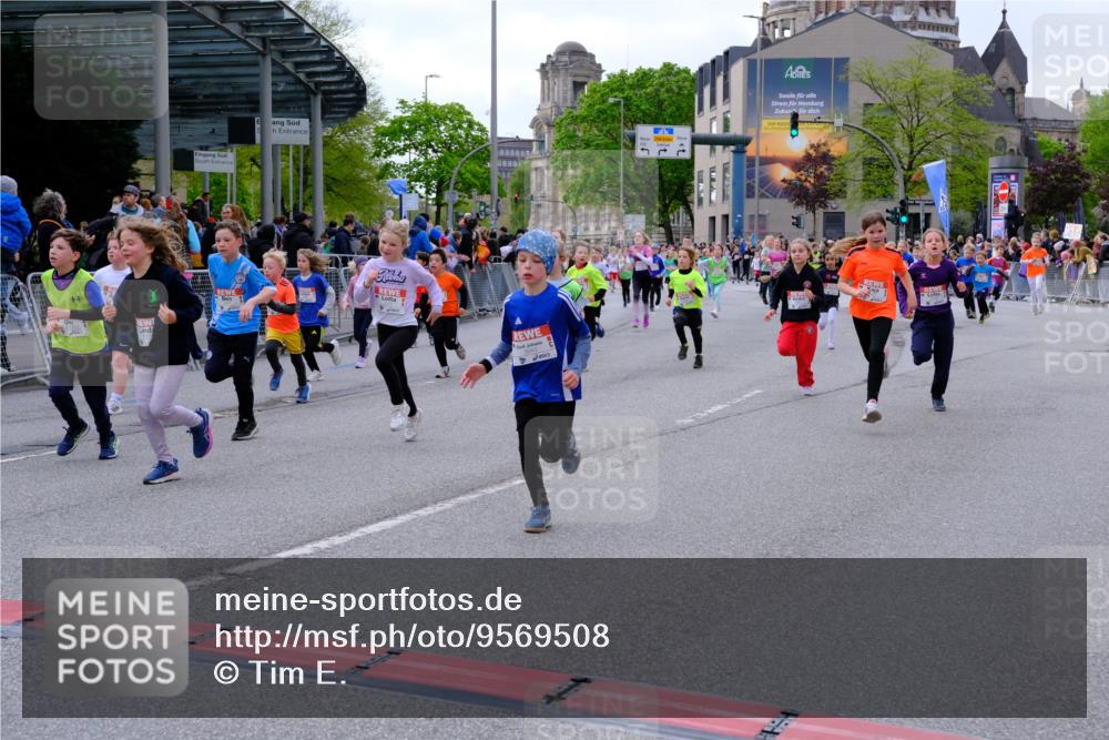 25.04.2026 - Das Zehntel Tim E. http://msf.ph/oto/9569508 25.04.2026 08:58:12 Ziel 1046, 1144, 1163, 1276, 1402, 1512, 1672, 1839, 1892, 1894, 1964, 1966, 2014, 2030, 2035, 2330, 2426, 2447, 2867, 2976, 2986, 2992, 3166, 3200, 3257, 3353, 3455, 3479, 3507, 3687, 3942, 3943, 3965 meine-sportfotos.de