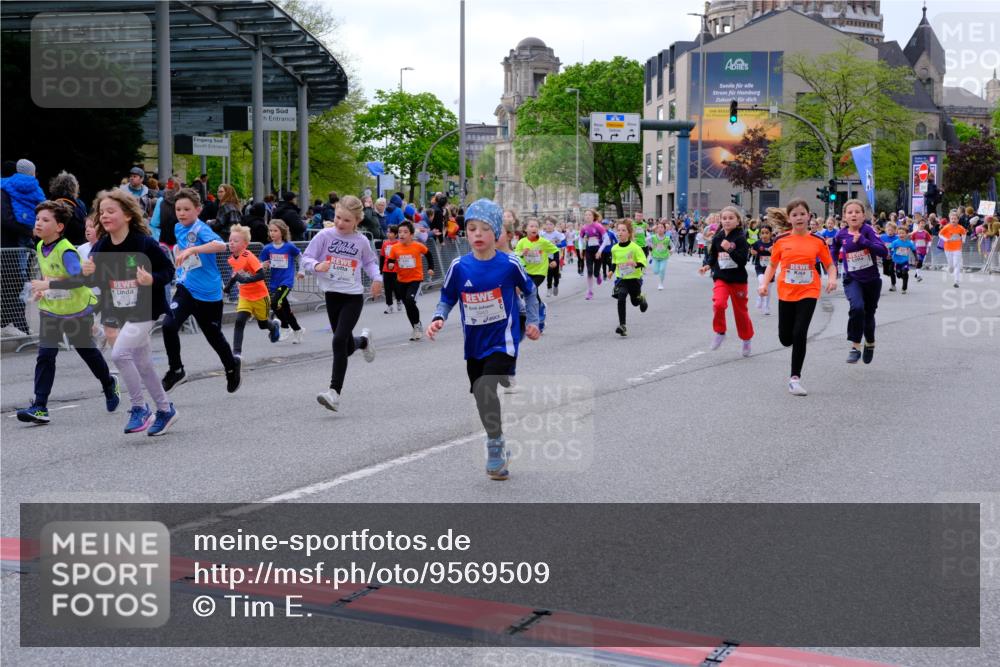 25.04.2026 - Das Zehntel Tim E. http://msf.ph/oto/9569509 25.04.2026 08:58:13 Ziel 1046, 1163, 1276, 1402, 1404, 1512, 1672, 1755, 1839, 1892, 1894, 1964, 1966, 1994, 2014, 2030, 2035, 2330, 2426, 2447, 2867, 2976, 2986, 2992, 3166, 3200, 3257, 3353, 3355, 3361, 3455, 3479, 3507, 3687, 3725, 3943, 3965 meine-sportfotos.de