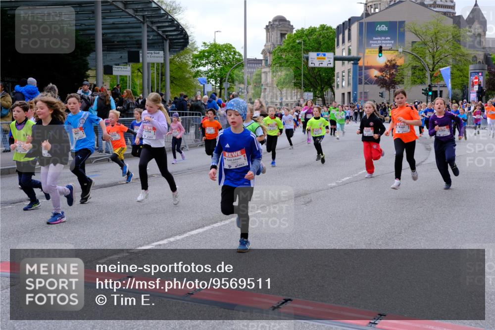 25.04.2026 - Das Zehntel Tim E. http://msf.ph/oto/9569511 25.04.2026 08:58:13 Ziel 1046, 1163, 1276, 1402, 1404, 1512, 1672, 1755, 1839, 1892, 1894, 1964, 1966, 1994, 2014, 2030, 2035, 2330, 2426, 2447, 2867, 2976, 2986, 2992, 3166, 3200, 3257, 3353, 3355, 3361, 3455, 3479, 3507, 3687, 3725, 3943, 3965 meine-sportfotos.de