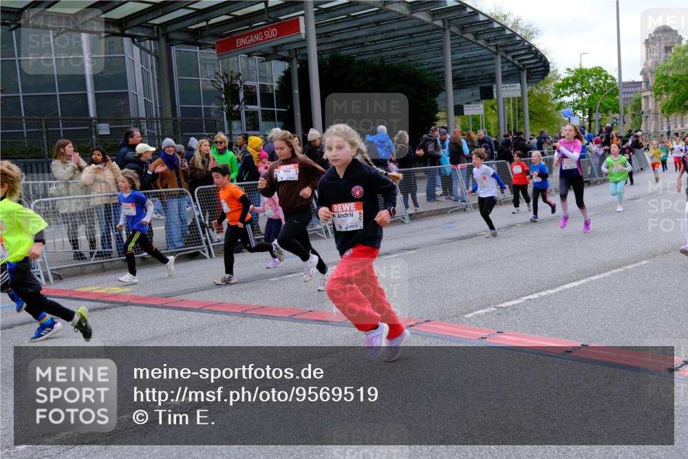 25.04.2026 - Das Zehntel Tim E. http://msf.ph/oto/9569519 25.04.2026 08:58:15 Ziel 1046, 1163, 1276, 1402, 1404, 1512, 1672, 1755, 1756, 1839, 1892, 1894, 1964, 1966, 1994, 2014, 2030, 2035, 2111, 2330, 2426, 2447, 2867, 2976, 2986, 2992, 3166, 3200, 3257, 3278, 3353, 3355, 3361, 3455, 3467, 3479, 3503, 3507, 3725, 3918, 3928, 3943, 3965 meine-sportfotos.de