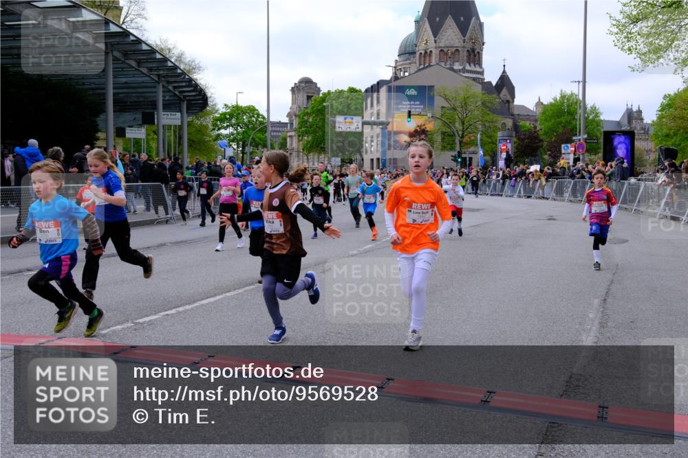 25.04.2026 - Das Zehntel Tim E. http://msf.ph/oto/9569528 25.04.2026 08:58:18 Ziel 1163, 1402, 1404, 1512, 1601, 1672, 1755, 1756, 1839, 1892, 1894, 1964, 1966, 1970, 1994, 2014, 2030, 2033, 2035, 2111, 2330, 2553, 2867, 2976, 2986, 2992, 3084, 3095, 3200, 3257, 3278, 3326, 3355, 3361, 3467, 3479, 3486, 3503, 3507, 3538, 3725, 3918, 3928, 3943, 3965 meine-sportfotos.de