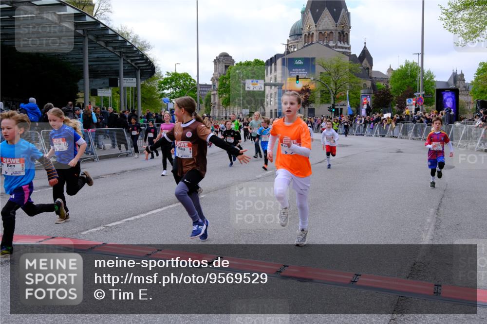25.04.2026 - Das Zehntel Tim E. http://msf.ph/oto/9569529 25.04.2026 08:58:18 Ziel 1163, 1402, 1404, 1512, 1601, 1672, 1755, 1756, 1839, 1892, 1894, 1964, 1966, 1970, 1994, 2014, 2030, 2033, 2035, 2111, 2330, 2553, 2867, 2976, 2986, 2992, 3084, 3095, 3200, 3257, 3278, 3326, 3355, 3361, 3467, 3479, 3486, 3503, 3507, 3538, 3725, 3918, 3928, 3943, 3965 meine-sportfotos.de