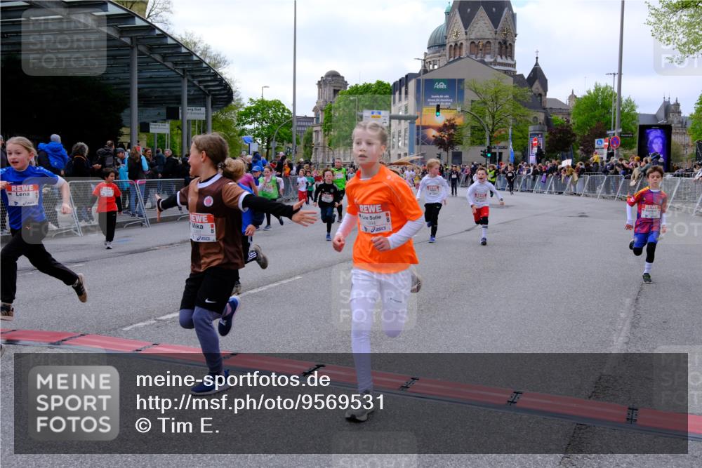 25.04.2026 - Das Zehntel Tim E. http://msf.ph/oto/9569531 25.04.2026 08:58:18 Ziel 1163, 1402, 1404, 1512, 1601, 1672, 1755, 1756, 1839, 1892, 1894, 1964, 1966, 1970, 1994, 2014, 2030, 2033, 2035, 2111, 2330, 2553, 2867, 2976, 2986, 2992, 3084, 3095, 3200, 3257, 3278, 3326, 3355, 3361, 3467, 3479, 3486, 3503, 3507, 3538, 3725, 3918, 3928, 3943, 3965 meine-sportfotos.de
