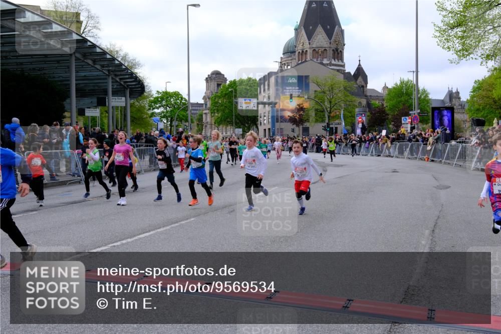 25.04.2026 - Das Zehntel Tim E. http://msf.ph/oto/9569534 25.04.2026 08:58:19 Ziel 1163, 1402, 1404, 1512, 1601, 1672, 1755, 1756, 1839, 1892, 1894, 1964, 1966, 1970, 1994, 2007, 2014, 2027, 2030, 2033, 2035, 2111, 2330, 2553, 2856, 2866, 2867, 2976, 2986, 2992, 3084, 3095, 3158, 3257, 3278, 3326, 3355, 3361, 3467, 3479, 3486, 3503, 3507, 3538, 3725, 3918, 3928, 3943, 3965 meine-sportfotos.de