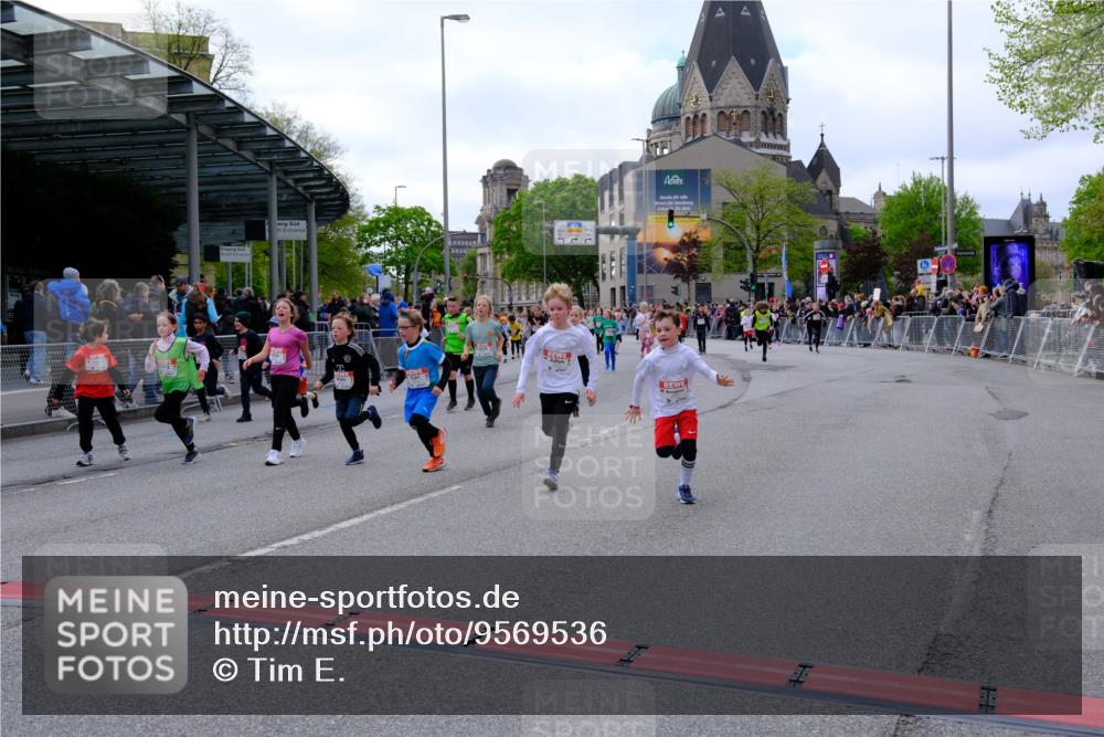 25.04.2026 - Das Zehntel Tim E. http://msf.ph/oto/9569536 25.04.2026 08:58:19 Ziel 1163, 1402, 1404, 1512, 1601, 1672, 1755, 1756, 1839, 1892, 1894, 1964, 1966, 1970, 1994, 2007, 2014, 2027, 2030, 2033, 2035, 2111, 2330, 2553, 2856, 2866, 2867, 2976, 2986, 2992, 3084, 3095, 3158, 3257, 3278, 3326, 3355, 3361, 3467, 3479, 3486, 3503, 3507, 3538, 3725, 3918, 3928, 3943, 3965 meine-sportfotos.de