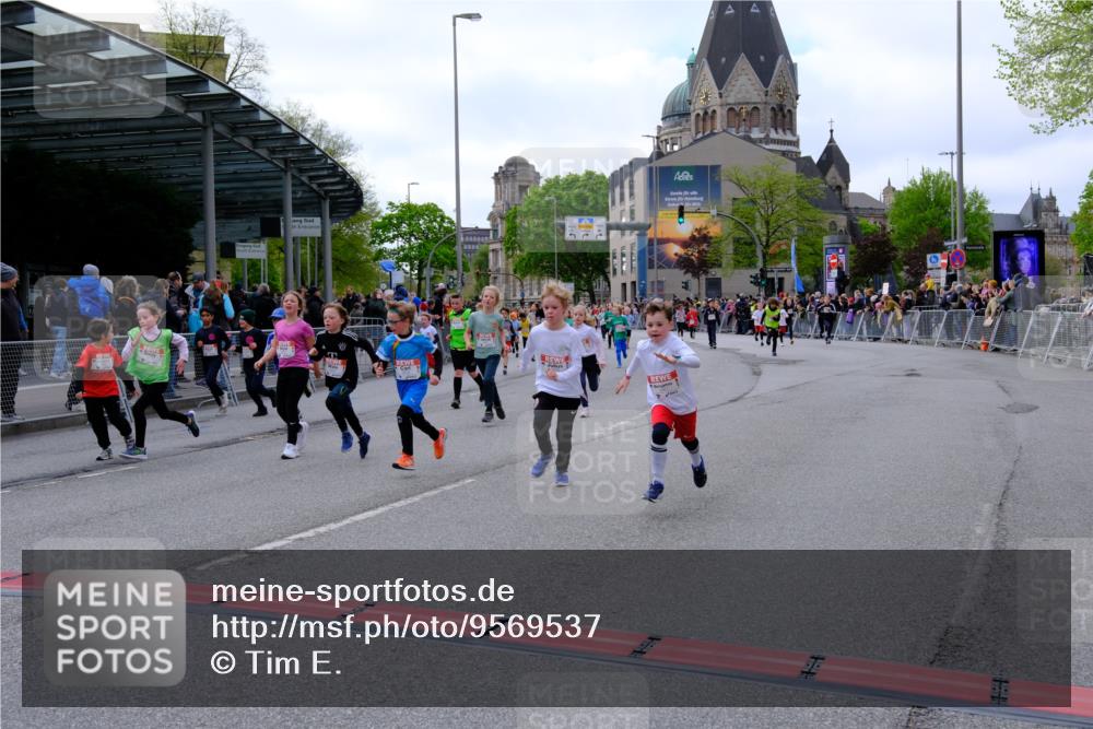 25.04.2026 - Das Zehntel Tim E. http://msf.ph/oto/9569537 25.04.2026 08:58:19 Ziel 1163, 1402, 1404, 1512, 1601, 1672, 1755, 1756, 1839, 1892, 1894, 1964, 1966, 1970, 1994, 2007, 2014, 2027, 2030, 2033, 2035, 2111, 2330, 2553, 2856, 2866, 2867, 2976, 2986, 2992, 3084, 3095, 3158, 3257, 3278, 3326, 3355, 3361, 3467, 3479, 3486, 3503, 3507, 3538, 3725, 3918, 3928, 3943, 3965 meine-sportfotos.de
