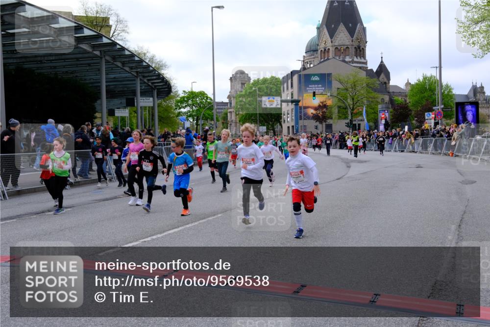 25.04.2026 - Das Zehntel Tim E. http://msf.ph/oto/9569538 25.04.2026 08:58:19 Ziel 1163, 1402, 1404, 1512, 1601, 1672, 1755, 1756, 1839, 1892, 1894, 1964, 1966, 1970, 1994, 2007, 2014, 2027, 2030, 2033, 2035, 2111, 2330, 2553, 2856, 2866, 2867, 2976, 2986, 2992, 3084, 3095, 3158, 3257, 3278, 3326, 3355, 3361, 3467, 3479, 3486, 3503, 3507, 3538, 3725, 3918, 3928, 3943, 3965 meine-sportfotos.de