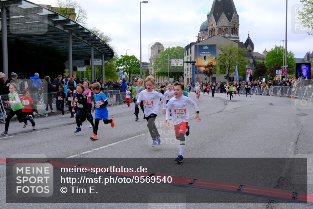 25.04.2026 - Das Zehntel Tim E. http://msf.ph/oto/9569540 25.04.2026 08:58:20 Ziel 1163, 1402, 1404, 1601, 1672, 1755, 1756, 1839, 1892, 1894, 1964, 1966, 1970, 1994, 2007, 2014, 2027, 2030, 2033, 2035, 2111, 2330, 2331, 2553, 2856, 2866, 2867, 2976, 2986, 2992, 3084, 3095, 3158, 3257, 3278, 3326, 3355, 3361, 3467, 3479, 3486, 3503, 3507, 3538, 3725, 3918, 3928, 3943, 3955, 3965 meine-sportfotos.de