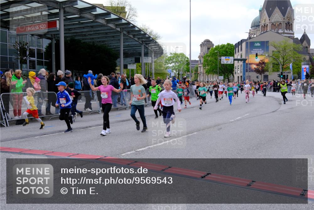 25.04.2026 - Das Zehntel Tim E. http://msf.ph/oto/9569543 25.04.2026 08:58:21 Ziel 1163, 1165, 1402, 1404, 1601, 1630, 1755, 1756, 1839, 1892, 1894, 1966, 1970, 1994, 2007, 2014, 2027, 2030, 2033, 2035, 2111, 2330, 2331, 2345, 2385, 2553, 2856, 2866, 2867, 2986, 3084, 3095, 3158, 3257, 3278, 3326, 3355, 3361, 3467, 3479, 3486, 3503, 3507, 3528, 3538, 3725, 3918, 3928, 3955, 3965 meine-sportfotos.de