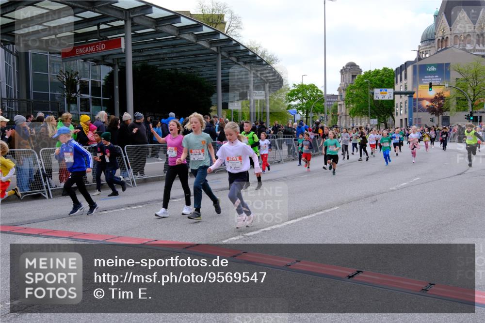 25.04.2026 - Das Zehntel Tim E. http://msf.ph/oto/9569547 25.04.2026 08:58:21 Ziel 1163, 1165, 1402, 1404, 1601, 1630, 1755, 1756, 1839, 1892, 1894, 1966, 1970, 1994, 2007, 2014, 2027, 2030, 2033, 2035, 2111, 2330, 2331, 2345, 2385, 2553, 2856, 2866, 2867, 2986, 3084, 3095, 3158, 3257, 3278, 3326, 3355, 3361, 3467, 3479, 3486, 3503, 3507, 3528, 3538, 3725, 3918, 3928, 3955, 3965 meine-sportfotos.de