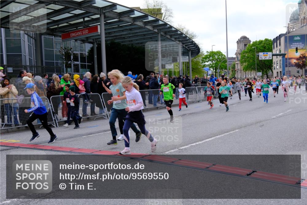 25.04.2026 - Das Zehntel Tim E. http://msf.ph/oto/9569550 25.04.2026 08:58:22 Ziel 1162, 1165, 1404, 1601, 1626, 1630, 1755, 1756, 1839, 1892, 1894, 1966, 1970, 1994, 2007, 2014, 2027, 2033, 2111, 2330, 2331, 2345, 2385, 2441, 2553, 2714, 2838, 2856, 2866, 2867, 2986, 3084, 3095, 3158, 3278, 3326, 3355, 3361, 3467, 3479, 3486, 3503, 3528, 3538, 3565, 3725, 3918, 3928, 3955, 3965 meine-sportfotos.de