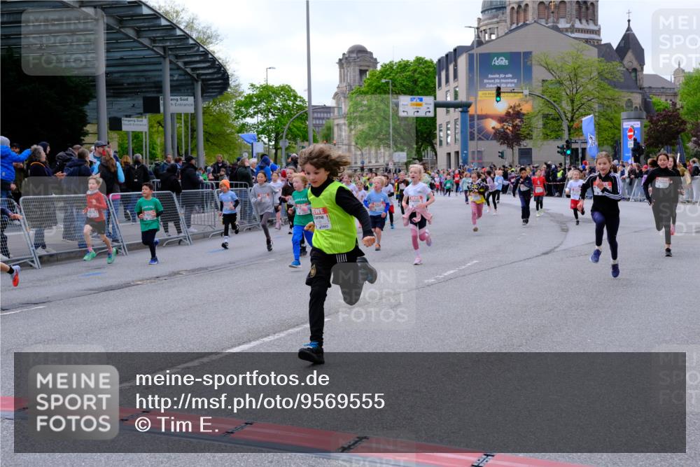 25.04.2026 - Das Zehntel Tim E. http://msf.ph/oto/9569555 25.04.2026 08:58:23 Ziel 1162, 1165, 1404, 1600, 1601, 1605, 1619, 1626, 1630, 1755, 1756, 1839, 1966, 1970, 1994, 2007, 2014, 2027, 2033, 2111, 2330, 2331, 2337, 2345, 2385, 2441, 2553, 2714, 2838, 2854, 2856, 2863, 2866, 2986, 3084, 3095, 3158, 3278, 3326, 3355, 3361, 3467, 3479, 3486, 3503, 3528, 3538, 3565, 3725, 3918, 3928, 3955, 3965 meine-sportfotos.de
