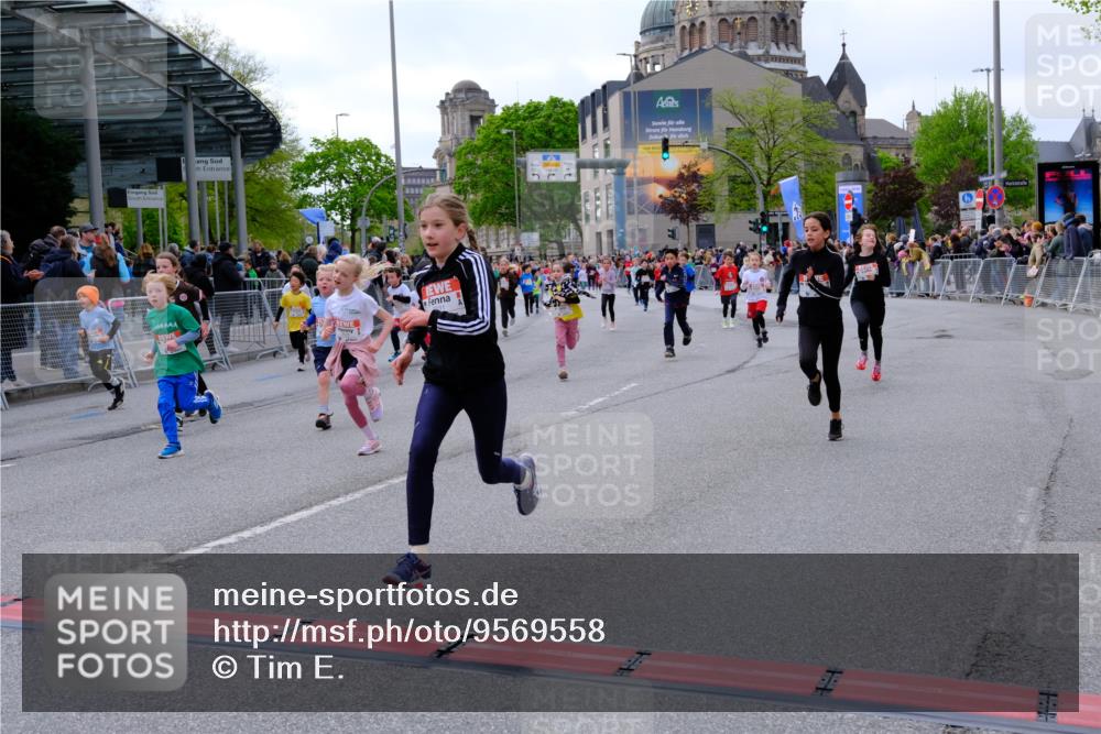 25.04.2026 - Das Zehntel Tim E. http://msf.ph/oto/9569558 25.04.2026 08:58:25 Ziel 1162, 1165, 1404, 1600, 1601, 1605, 1619, 1626, 1630, 1755, 1756, 1970, 1994, 2007, 2027, 2033, 2093, 2111, 2331, 2337, 2345, 2385, 2441, 2465, 2553, 2714, 2838, 2854, 2856, 2863, 2866, 2885, 2887, 3084, 3095, 3158, 3278, 3326, 3355, 3361, 3467, 3486, 3503, 3518, 3528, 3538, 3565, 3702, 3725, 3918, 3928, 3955 meine-sportfotos.de
