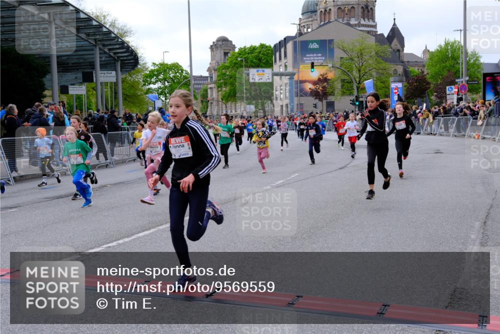 25.04.2026 - Das Zehntel Tim E. http://msf.ph/oto/9569559 25.04.2026 08:58:25 Ziel 1162, 1165, 1404, 1600, 1601, 1605, 1619, 1626, 1630, 1755, 1756, 1970, 1994, 2007, 2027, 2033, 2093, 2111, 2331, 2337, 2345, 2385, 2441, 2465, 2553, 2714, 2838, 2854, 2856, 2863, 2866, 2885, 2887, 3084, 3095, 3158, 3278, 3326, 3355, 3361, 3467, 3486, 3503, 3518, 3528, 3538, 3565, 3702, 3725, 3918, 3928, 3955 meine-sportfotos.de