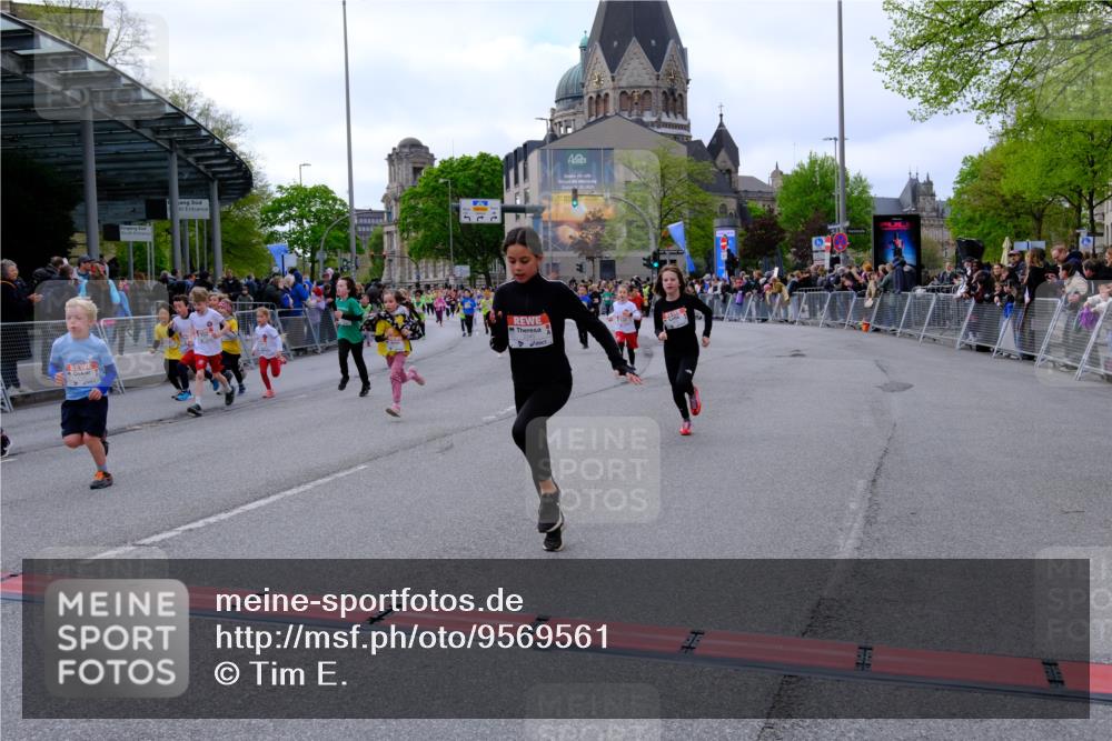 25.04.2026 - Das Zehntel Tim E. http://msf.ph/oto/9569561 25.04.2026 08:58:26 Ziel 1162, 1165, 1600, 1601, 1605, 1619, 1626, 1630, 1756, 1970, 2007, 2027, 2033, 2093, 2111, 2331, 2337, 2345, 2385, 2441, 2465, 2553, 2714, 2838, 2854, 2856, 2863, 2866, 2885, 2887, 3084, 3095, 3158, 3278, 3326, 3376, 3467, 3486, 3503, 3518, 3528, 3538, 3565, 3702, 3918, 3928, 3955 meine-sportfotos.de