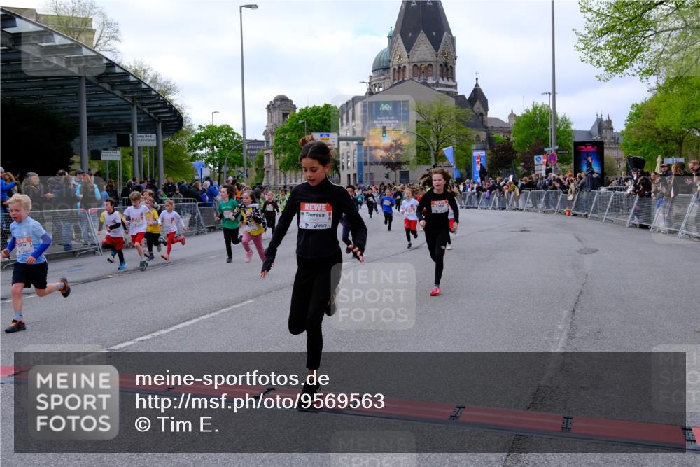 25.04.2026 - Das Zehntel Tim E. http://msf.ph/oto/9569563 25.04.2026 08:58:26 Ziel 1162, 1165, 1600, 1601, 1605, 1619, 1626, 1630, 1756, 1970, 2007, 2027, 2033, 2093, 2111, 2331, 2337, 2345, 2385, 2441, 2465, 2553, 2714, 2838, 2854, 2856, 2863, 2866, 2885, 2887, 3084, 3095, 3158, 3278, 3326, 3376, 3467, 3486, 3503, 3518, 3528, 3538, 3565, 3702, 3918, 3928, 3955 meine-sportfotos.de