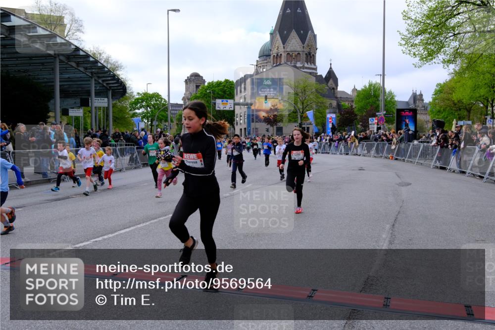 25.04.2026 - Das Zehntel Tim E. http://msf.ph/oto/9569564 25.04.2026 08:58:26 Ziel 1162, 1165, 1600, 1601, 1605, 1619, 1626, 1630, 1756, 1970, 2007, 2027, 2033, 2093, 2111, 2331, 2337, 2345, 2385, 2441, 2465, 2553, 2714, 2838, 2854, 2856, 2863, 2866, 2885, 2887, 3084, 3095, 3158, 3278, 3326, 3376, 3467, 3486, 3503, 3518, 3528, 3538, 3565, 3702, 3918, 3928, 3955 meine-sportfotos.de