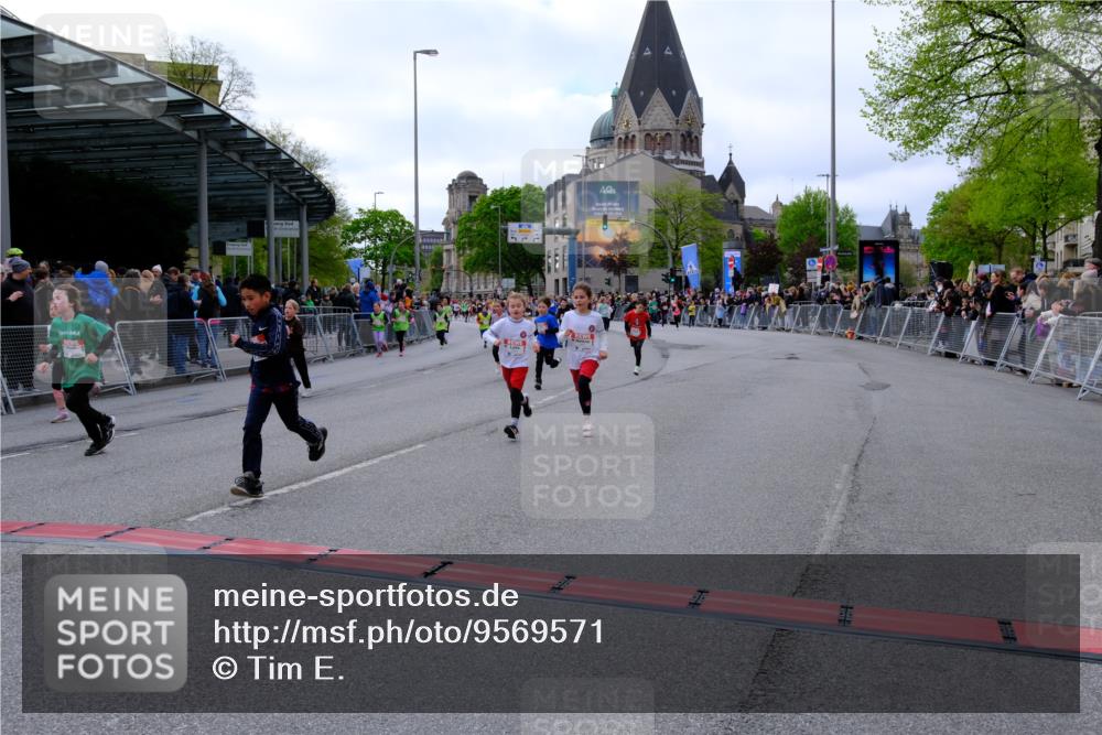 25.04.2026 - Das Zehntel Tim E. http://msf.ph/oto/9569571 25.04.2026 08:58:28 Ziel 1162, 1165, 1600, 1601, 1605, 1619, 1626, 1630, 1970, 2007, 2027, 2033, 2093, 2331, 2337, 2345, 2385, 2441, 2465, 2553, 2582, 2714, 2838, 2854, 2856, 2863, 2866, 2885, 2887, 3084, 3095, 3158, 3326, 3376, 3486, 3518, 3528, 3538, 3565, 3702, 3900, 3955 meine-sportfotos.de