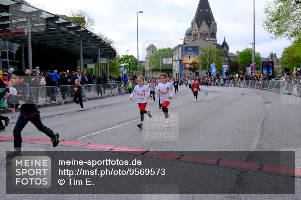 25.04.2026 - Das Zehntel Tim E. http://msf.ph/oto/9569573 25.04.2026 08:58:28 Ziel 1162, 1165, 1600, 1601, 1605, 1619, 1626, 1630, 1970, 2007, 2027, 2033, 2093, 2331, 2337, 2345, 2385, 2441, 2465, 2553, 2582, 2714, 2838, 2854, 2856, 2863, 2866, 2885, 2887, 3084, 3095, 3158, 3326, 3376, 3486, 3518, 3528, 3538, 3565, 3702, 3900, 3955 meine-sportfotos.de