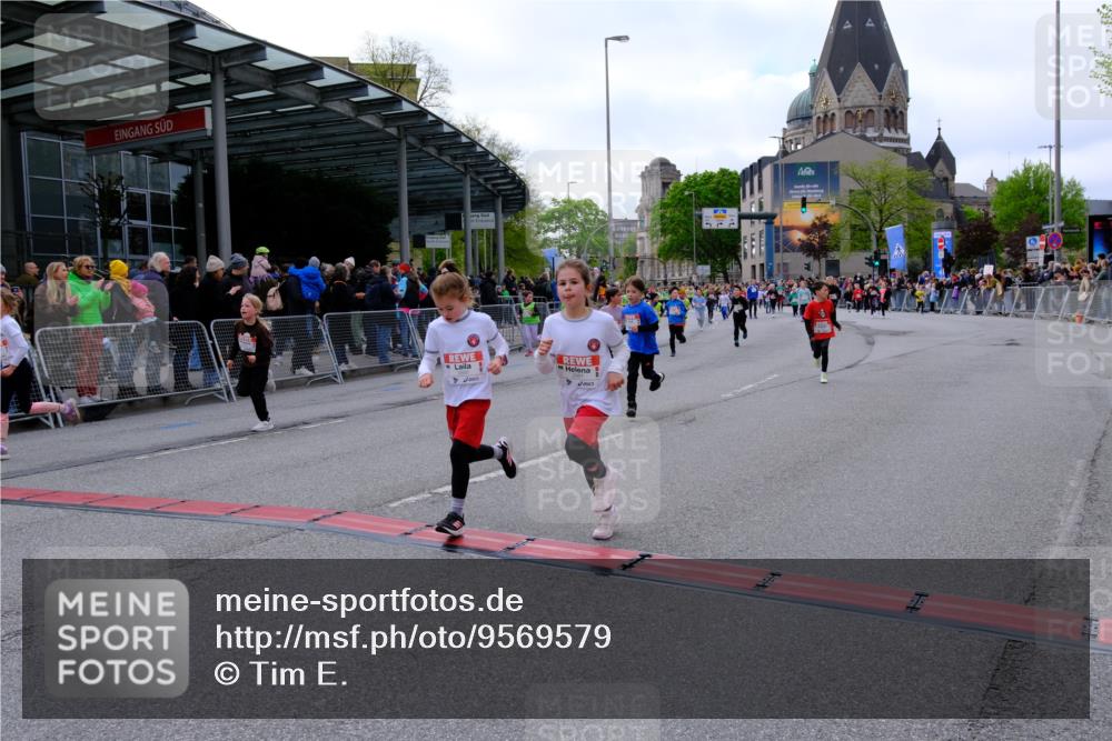 25.04.2026 - Das Zehntel Tim E. http://msf.ph/oto/9569579 25.04.2026 08:58:29 Ziel 1162, 1165, 1600, 1601, 1605, 1619, 1626, 1630, 1670, 2007, 2027, 2033, 2093, 2331, 2337, 2345, 2385, 2441, 2465, 2582, 2714, 2838, 2854, 2856, 2863, 2866, 2885, 2887, 3084, 3095, 3143, 3157, 3158, 3326, 3376, 3518, 3528, 3565, 3702, 3900, 3955 meine-sportfotos.de