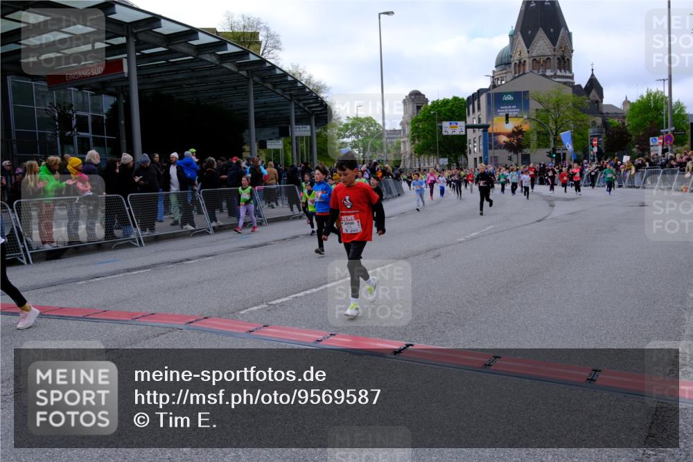25.04.2026 - Das Zehntel Tim E. http://msf.ph/oto/9569587 25.04.2026 08:58:32 Ziel 1071, 1158, 1162, 1165, 1421, 1600, 1605, 1619, 1626, 1630, 1670, 2093, 2331, 2337, 2345, 2385, 2441, 2465, 2582, 2714, 2838, 2854, 2863, 2885, 2887, 2927, 3143, 3157, 3376, 3443, 3518, 3528, 3565, 3702, 3900, 3955 meine-sportfotos.de
