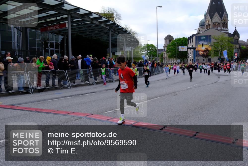 25.04.2026 - Das Zehntel Tim E. http://msf.ph/oto/9569590 25.04.2026 08:58:32 Ziel 1071, 1158, 1162, 1165, 1421, 1600, 1605, 1619, 1626, 1630, 1670, 2093, 2331, 2337, 2345, 2385, 2441, 2465, 2582, 2714, 2838, 2854, 2863, 2885, 2887, 2927, 3143, 3157, 3376, 3443, 3518, 3528, 3565, 3702, 3900, 3955 meine-sportfotos.de