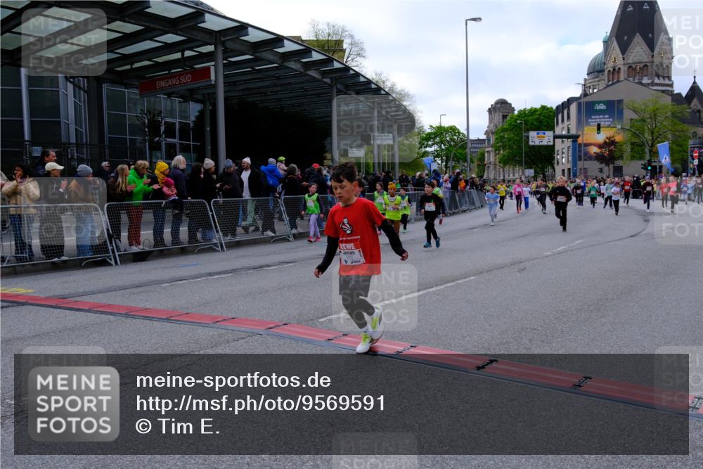 25.04.2026 - Das Zehntel Tim E. http://msf.ph/oto/9569591 25.04.2026 08:58:32 Ziel 1071, 1158, 1162, 1165, 1421, 1600, 1605, 1619, 1626, 1630, 1670, 2093, 2331, 2337, 2345, 2385, 2441, 2465, 2582, 2714, 2838, 2854, 2863, 2885, 2887, 2927, 3143, 3157, 3376, 3443, 3518, 3528, 3565, 3702, 3900, 3955 meine-sportfotos.de