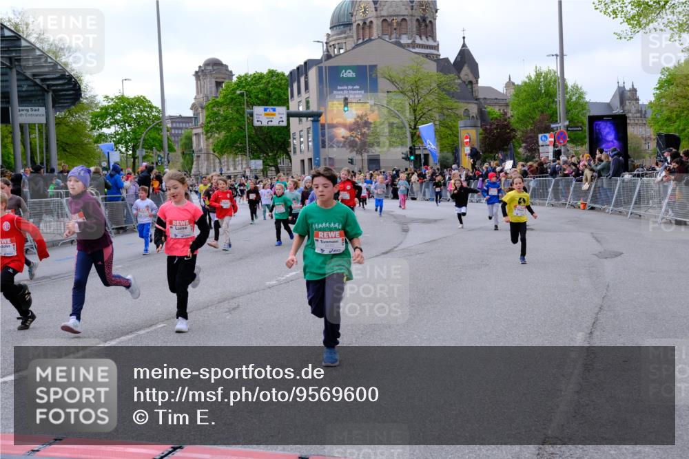 25.04.2026 - Das Zehntel Tim E. http://msf.ph/oto/9569600 25.04.2026 08:58:37 Ziel 1071, 1158, 1409, 1421, 1422, 1487, 1494, 1544, 1670, 2093, 2252, 2255, 2349, 2410, 2582, 2927, 3143, 3157, 3350, 3357, 3376, 3378, 3383, 3403, 3412, 3422, 3443, 3702, 3748, 3751, 3752, 3900 meine-sportfotos.de