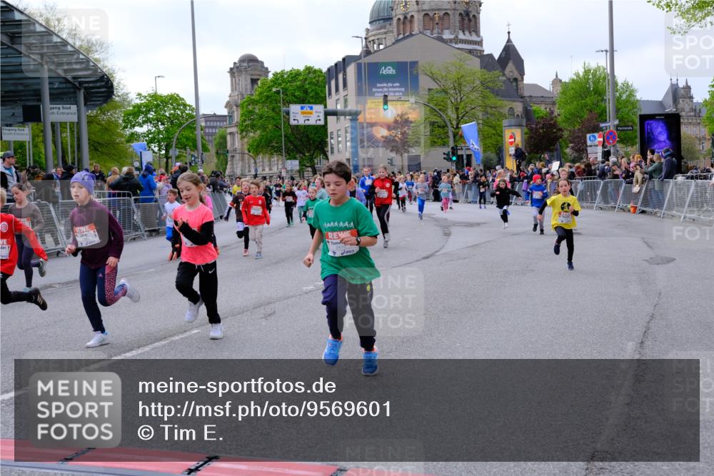 25.04.2026 - Das Zehntel Tim E. http://msf.ph/oto/9569601 25.04.2026 08:58:37 Ziel 1071, 1158, 1409, 1421, 1422, 1487, 1494, 1544, 1670, 2093, 2252, 2255, 2349, 2410, 2582, 2927, 3143, 3157, 3350, 3357, 3376, 3378, 3383, 3403, 3412, 3422, 3443, 3702, 3748, 3751, 3752, 3900 meine-sportfotos.de