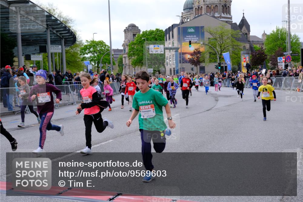 25.04.2026 - Das Zehntel Tim E. http://msf.ph/oto/9569603 25.04.2026 08:58:37 Ziel 1071, 1158, 1409, 1421, 1422, 1487, 1494, 1544, 1670, 2093, 2252, 2255, 2349, 2410, 2582, 2927, 3143, 3157, 3350, 3357, 3376, 3378, 3383, 3403, 3412, 3422, 3443, 3702, 3748, 3751, 3752, 3900 meine-sportfotos.de