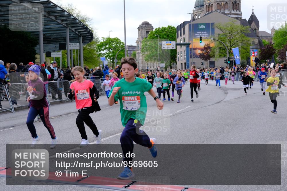 25.04.2026 - Das Zehntel Tim E. http://msf.ph/oto/9569605 25.04.2026 08:58:38 Ziel 1071, 1096, 1158, 1177, 1409, 1421, 1422, 1487, 1494, 1544, 1670, 1940, 2252, 2255, 2349, 2410, 2582, 2927, 3143, 3157, 3350, 3357, 3376, 3378, 3383, 3403, 3412, 3422, 3443, 3748, 3751, 3752, 3900, 3913, 4066 meine-sportfotos.de