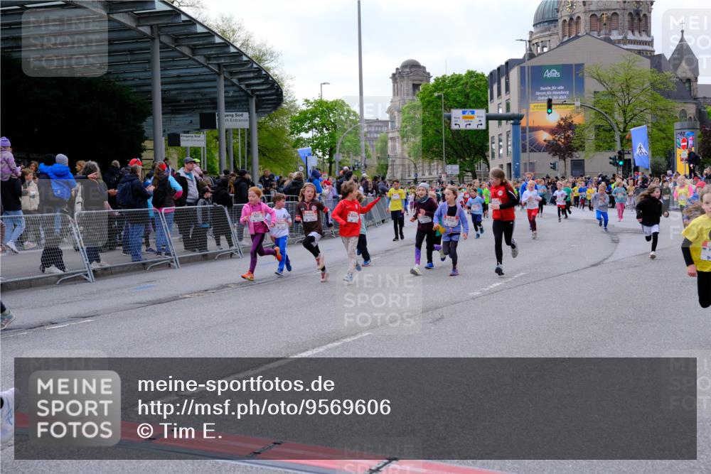 25.04.2026 - Das Zehntel Tim E. http://msf.ph/oto/9569606 25.04.2026 08:58:38 Ziel 1071, 1096, 1158, 1177, 1409, 1421, 1422, 1487, 1494, 1544, 1670, 1940, 2252, 2255, 2349, 2410, 2582, 2927, 3143, 3157, 3350, 3357, 3376, 3378, 3383, 3403, 3412, 3422, 3443, 3748, 3751, 3752, 3900, 3913, 4066 meine-sportfotos.de