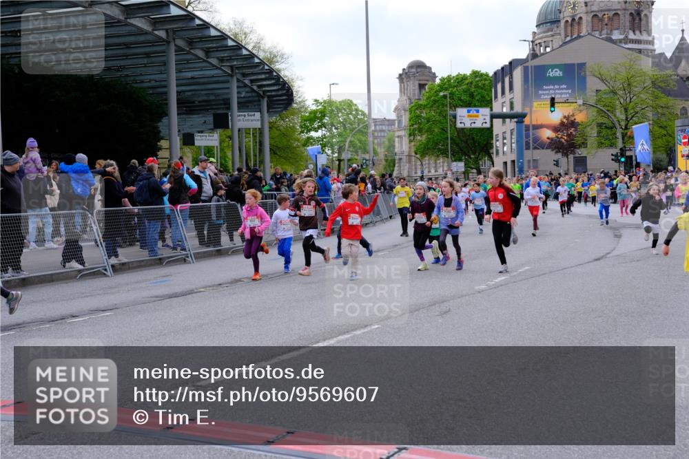 25.04.2026 - Das Zehntel Tim E. http://msf.ph/oto/9569607 25.04.2026 08:58:38 Ziel 1071, 1096, 1158, 1177, 1409, 1421, 1422, 1487, 1494, 1544, 1670, 1940, 2252, 2255, 2349, 2410, 2582, 2927, 3143, 3157, 3350, 3357, 3376, 3378, 3383, 3403, 3412, 3422, 3443, 3748, 3751, 3752, 3900, 3913, 4066 meine-sportfotos.de
