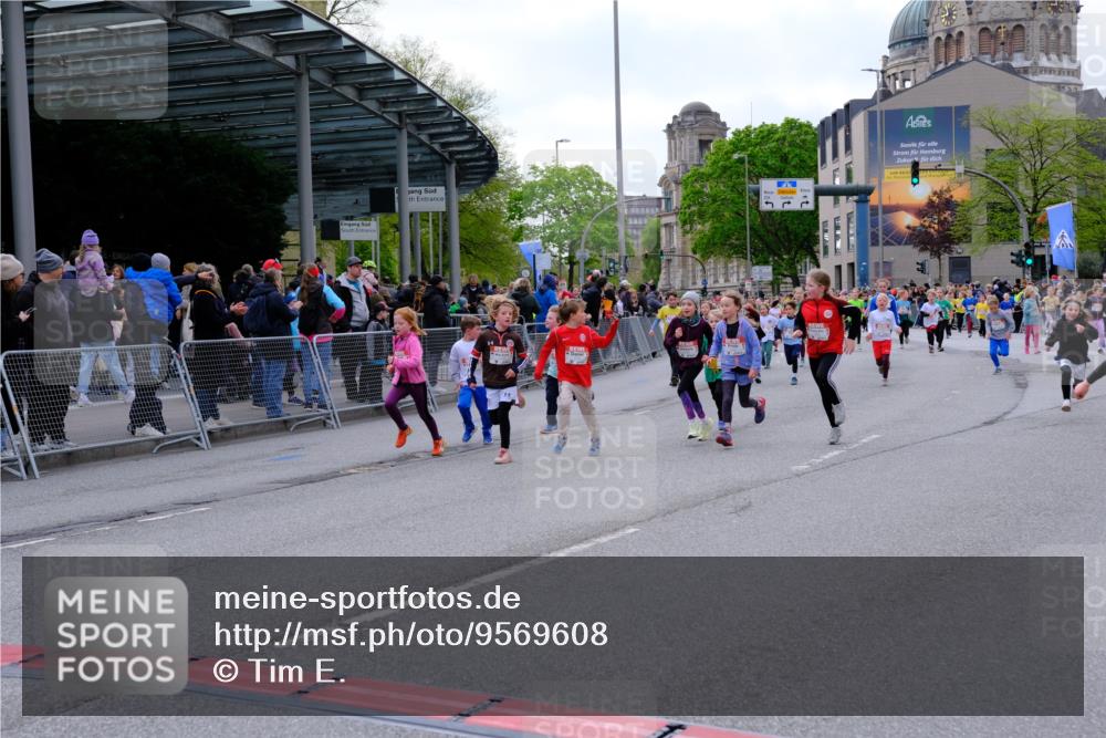 25.04.2026 - Das Zehntel Tim E. http://msf.ph/oto/9569608 25.04.2026 08:58:38 Ziel 1071, 1096, 1158, 1177, 1409, 1421, 1422, 1487, 1494, 1544, 1670, 1940, 2252, 2255, 2349, 2410, 2582, 2927, 3143, 3157, 3350, 3357, 3376, 3378, 3383, 3403, 3412, 3422, 3443, 3748, 3751, 3752, 3900, 3913, 4066 meine-sportfotos.de
