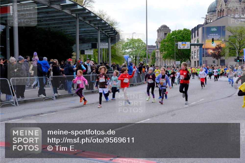 25.04.2026 - Das Zehntel Tim E. http://msf.ph/oto/9569611 25.04.2026 08:58:39 Ziel 1071, 1096, 1158, 1177, 1409, 1421, 1422, 1487, 1494, 1544, 1670, 1940, 2252, 2255, 2349, 2410, 2582, 2927, 3143, 3157, 3350, 3357, 3378, 3383, 3403, 3412, 3422, 3438, 3443, 3748, 3751, 3752, 3900, 3913, 4066 meine-sportfotos.de