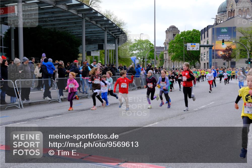 25.04.2026 - Das Zehntel Tim E. http://msf.ph/oto/9569613 25.04.2026 08:58:39 Ziel 1071, 1096, 1158, 1177, 1409, 1421, 1422, 1487, 1494, 1544, 1670, 1940, 2252, 2255, 2349, 2410, 2582, 2927, 3143, 3157, 3350, 3357, 3378, 3383, 3403, 3412, 3422, 3438, 3443, 3748, 3751, 3752, 3900, 3913, 4066 meine-sportfotos.de
