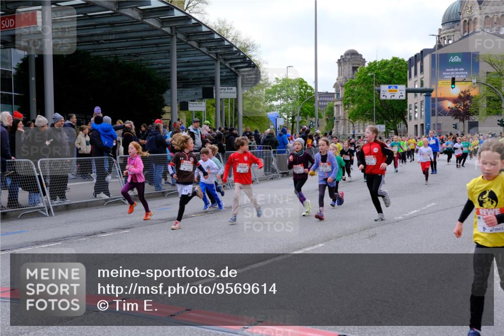 25.04.2026 - Das Zehntel Tim E. http://msf.ph/oto/9569614 25.04.2026 08:58:39 Ziel 1071, 1096, 1158, 1177, 1409, 1421, 1422, 1487, 1494, 1544, 1670, 1940, 2252, 2255, 2349, 2410, 2582, 2927, 3143, 3157, 3350, 3357, 3378, 3383, 3403, 3412, 3422, 3438, 3443, 3748, 3751, 3752, 3900, 3913, 4066 meine-sportfotos.de