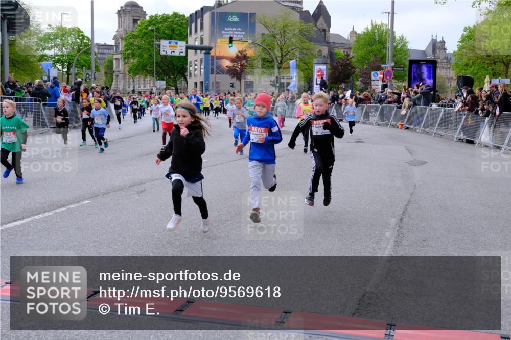 25.04.2026 - Das Zehntel Tim E. http://msf.ph/oto/9569618 25.04.2026 08:58:41 Ziel 1071, 1096, 1158, 1177, 1409, 1421, 1422, 1475, 1487, 1494, 1544, 1670, 1940, 2252, 2255, 2333, 2349, 2410, 2419, 2792, 2830, 2915, 2927, 3143, 3157, 3350, 3357, 3378, 3383, 3403, 3412, 3422, 3438, 3443, 3748, 3751, 3752, 3800, 3913, 4066 meine-sportfotos.de